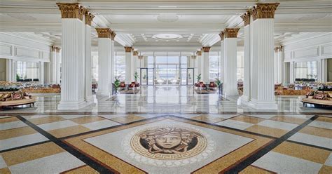 palazzo versace goldesuit|Rooms and Luxury Suites at Palazzo Versace Dubai.